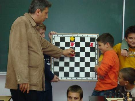 Napretkova šahovska škola